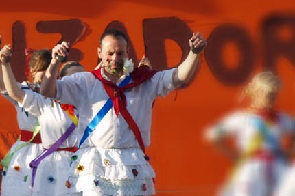 foto bailando la Jota de Mansilla